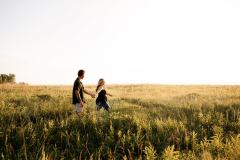 orland-park-grasslands-engagement-photos-1