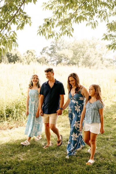 engagement-family-photos_cool-creek-park_carmel-in-2